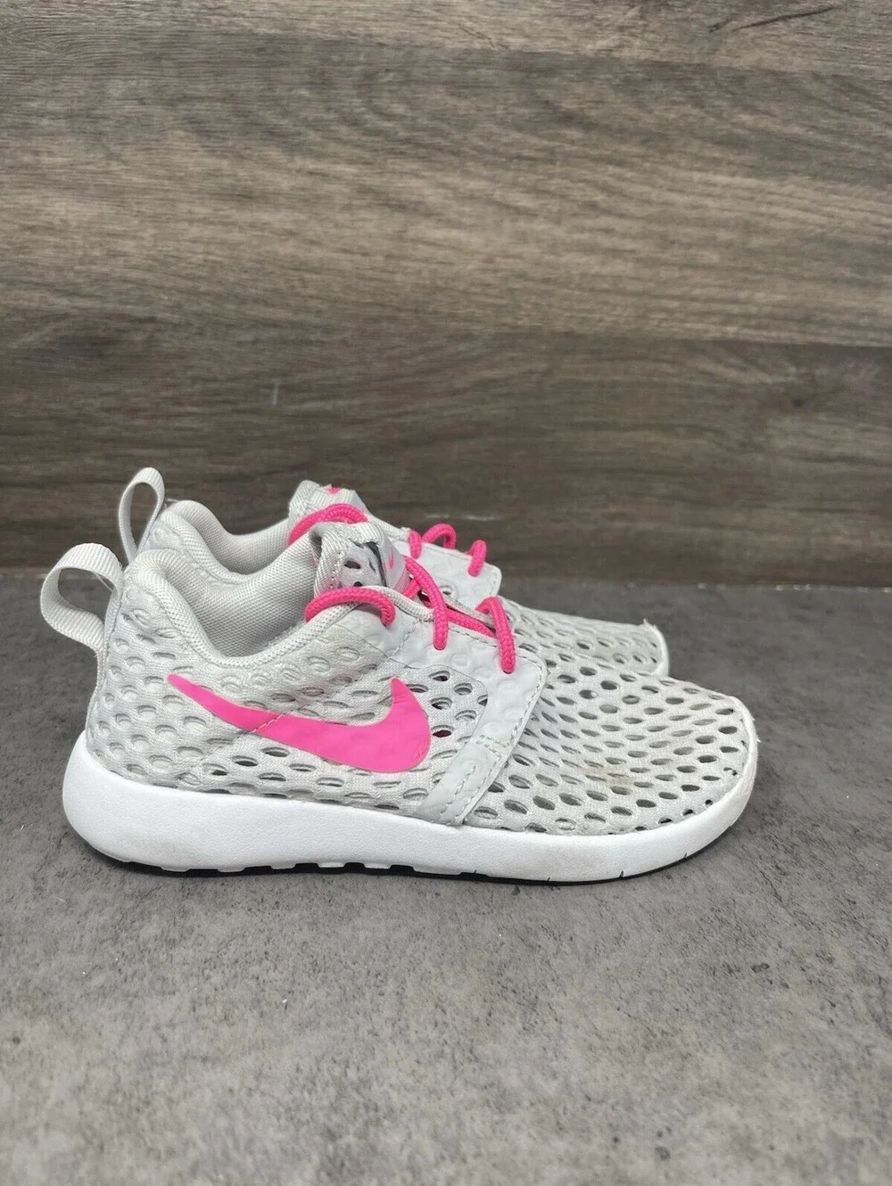 Nike Roshe One Flight Weight Sneakers Kids Size 11c Toddler Grey Pink